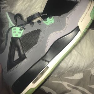 Green Glow 4s